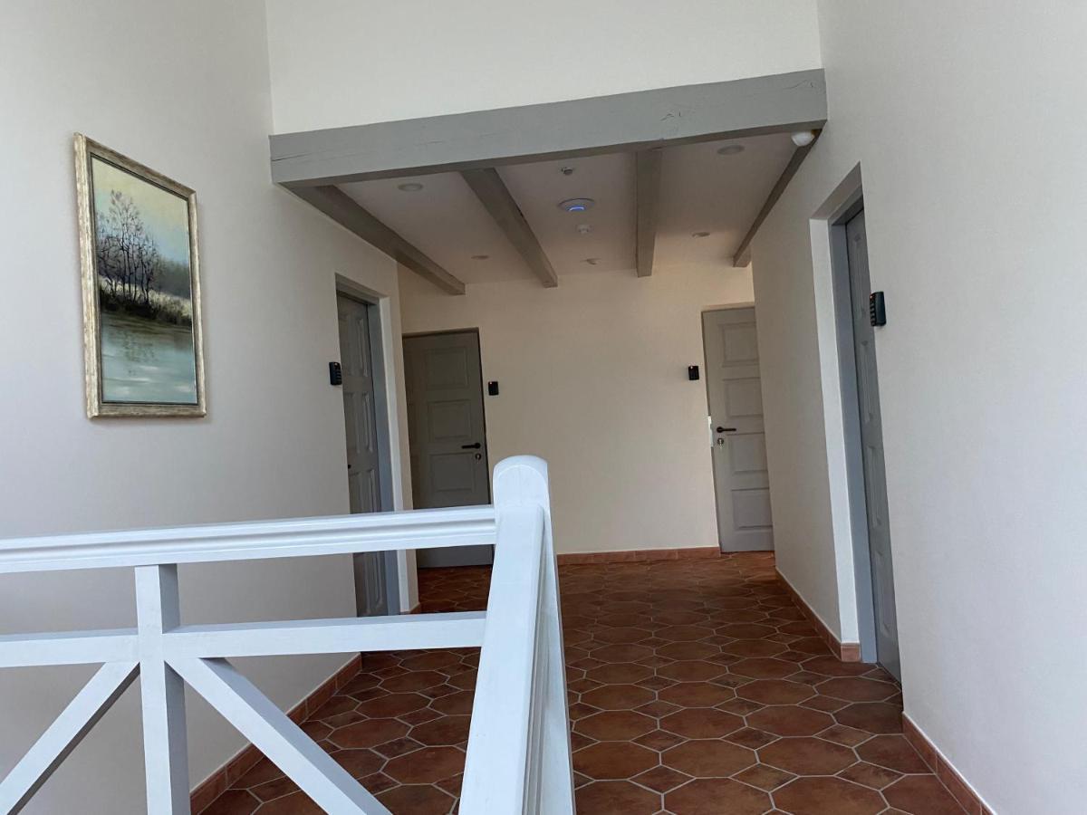 Dvi Nidos Otel Dış mekan fotoğraf